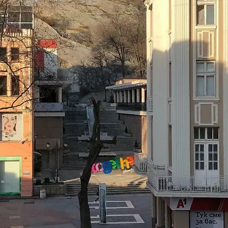 Beautiful Location Red Mouse Filibe