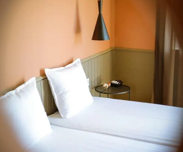 Beautiful Location Red Mouse * Filibe