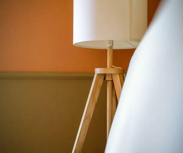 Beautiful Location Red Mouse Daire *