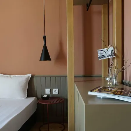 Beautiful Location Red Mouse Apartment