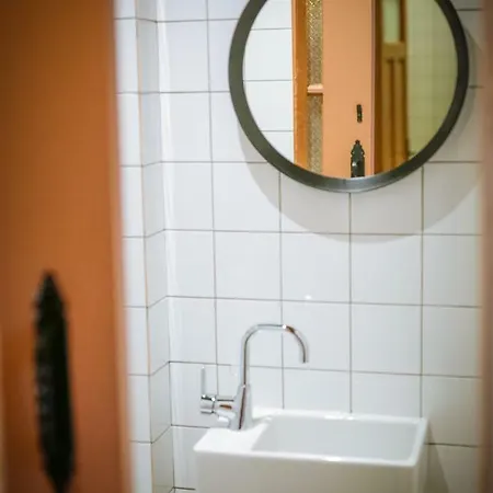 Beautiful Location Red Mouse بلوفديف